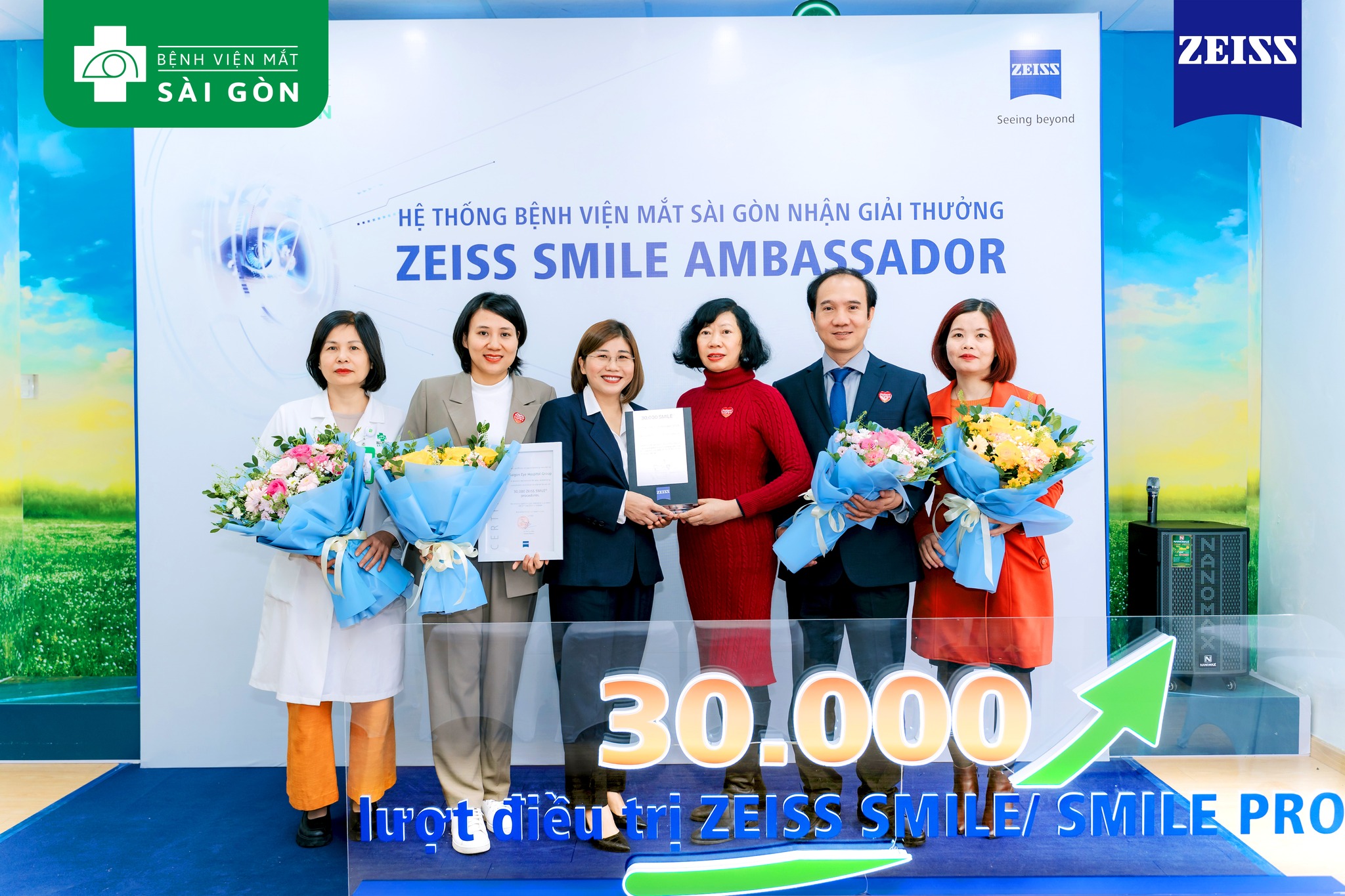 Cán mốc 30,000 lượt phẫu thuật SMILE/ SMILE PRO thành công, Mắt Sài Gòn vinh dự nhận giải thưởng “Zeiss SMILE Ambassador”